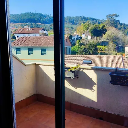 アパート Abriles バイヨーナ