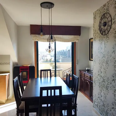 Abriles Байона